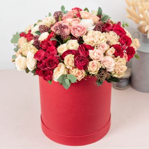 Цветы в коробке «Тайна утра» фон